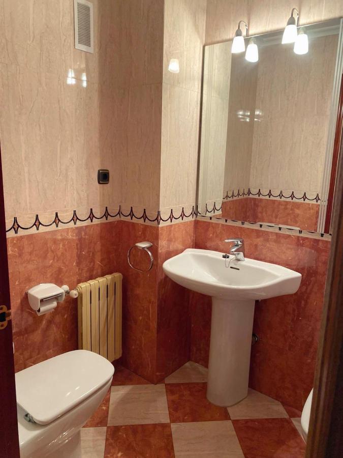 Duenas Apartman Oviedo Kültér fotó